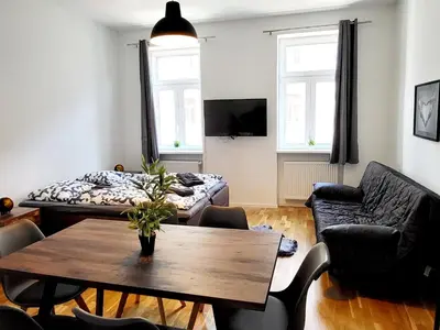 TV/Unterhaltungsangebot in der Unterkunft Sunny apartment with 1 balcony