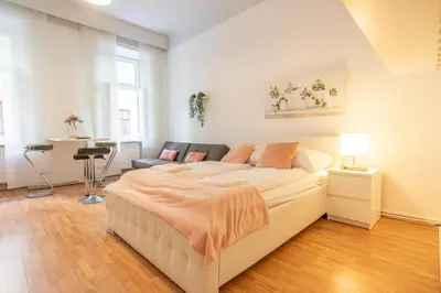 Grundriss der Unterkunft Cozy City Center Retreat 2BR Apt. Homelike Comfort