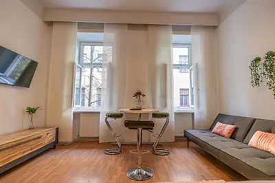 Grundriss der Unterkunft Cozy City Center Retreat 2BR Apt. Homelike Comfort