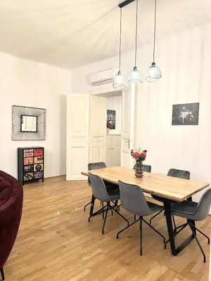 TV/Unterhaltungsangebot in der Unterkunft Residential Elegance: YourVienna Classic Apartments in City Center