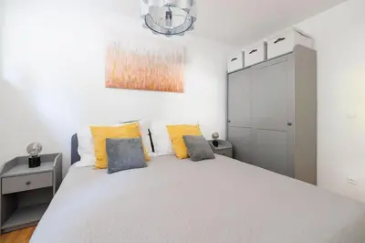 Ein Bett oder Betten in einem Zimmer der Unterkunft NEW! Convenient ViennaLove Apartment WienMeidling