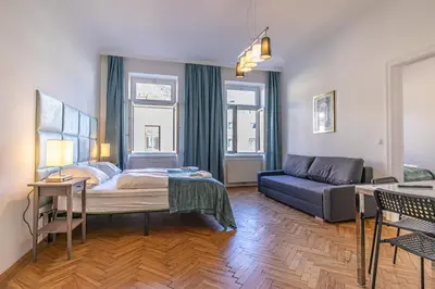 Grundriss der Unterkunft City Chic: Spacious 2 BR Hideaway with Local Flair