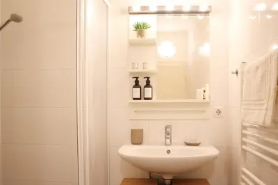 Ein Badezimmer in der Unterkunft Charming, modern & spacious Apartment