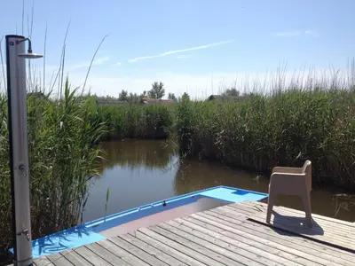 Blick auf einen Fluss in der Nähe des Ferienhauses