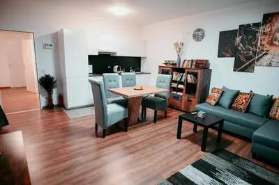 Ein Sitzbereich in der Unterkunft Vienna Shopping Center 12 Apartment