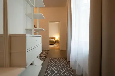 Grundriss der Unterkunft Chic 94m2 apartment with a king-size bed