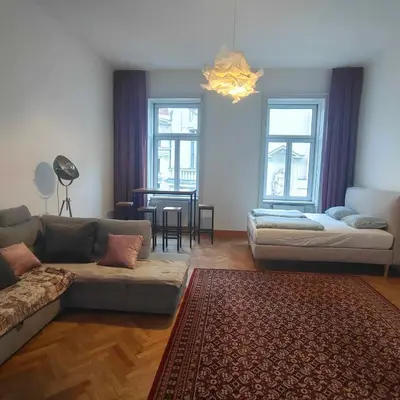 Ein Sitzbereich in der Unterkunft Large 4 room apartment in the center of Vienna