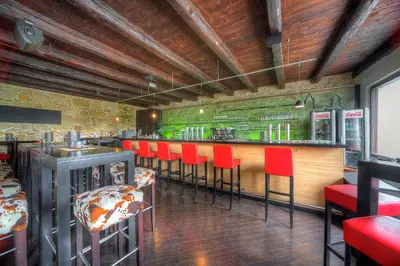 Ein Restaurant oder anderes Speiselokal in der Unterkunft unser rosa Haus für Sie