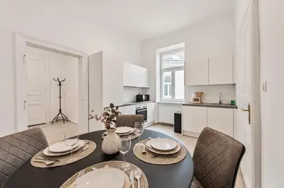 Küche/Küchenzeile in der Unterkunft Rochus-Market City Apartment is Calling - by 4ty3 Apartments