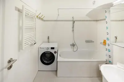 Ein Badezimmer in der Unterkunft Deluxe Brigitternauer NEW Apartment