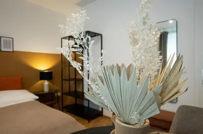 Ein Bett oder Betten in einem Zimmer der Unterkunft Stylish Modern Studio in Central Location