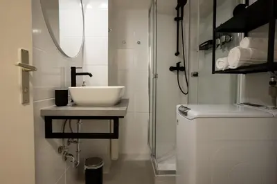 Ein Badezimmer in der Unterkunft Stylish Modern Studio in Central Location