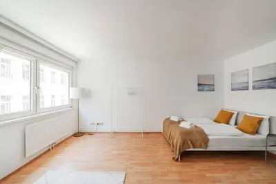 Ein Bett oder Betten in einem Zimmer der Unterkunft Helle Wohnung - Free Parking (Höhe max. 1,52m)
