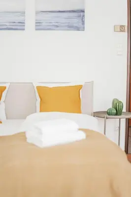 Ein Bett oder Betten in einem Zimmer der Unterkunft Helle Wohnung - Free Parking (Höhe max. 1,52m)