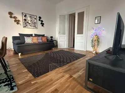 TV/Unterhaltungsangebot in der Unterkunft Klimatisierter Wiener Altbauflair im Zentrum Wiens