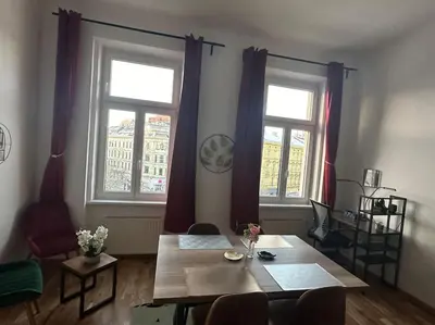 Ein Sitzbereich in der Unterkunft Klimatisierter Wiener Altbauflair im Zentrum Wiens