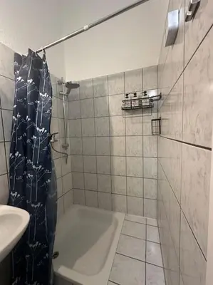 Ein Badezimmer in der Unterkunft Klimatisierter Wiener Altbauflair im Zentrum Wiens