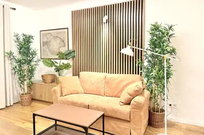 Ein Sitzbereich in der Unterkunft Newly Renovated Apartment at Yppenplatz