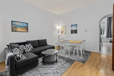 Ein Sitzbereich in der Unterkunft Modern Apartment close to Center - 2BR