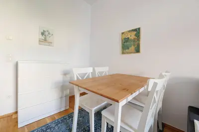 Grundriss der Unterkunft Modern Central City Apartment - Netflix 2 Bedroom