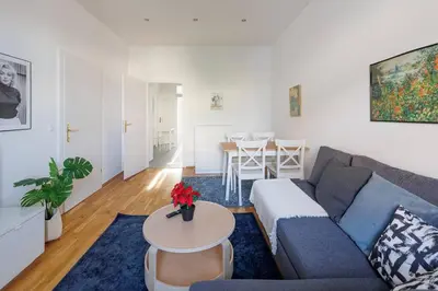 Ein Sitzbereich in der Unterkunft Modern Central City Apartment - Netflix 2 Bedroom