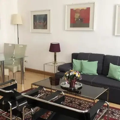 Quiet 2-room flat