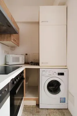 Küche/Küchenzeile in der Unterkunft Spacious Austrian Style Apartment close to City Center Landstraße