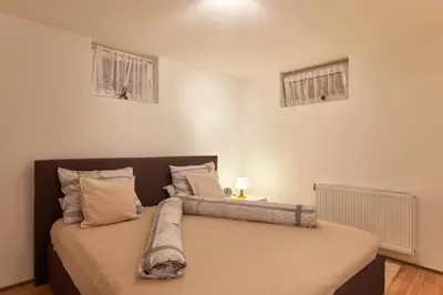 Ein Bett oder Betten in einem Zimmer der Unterkunft Spacious Apartment near Schoenbrunn Castle