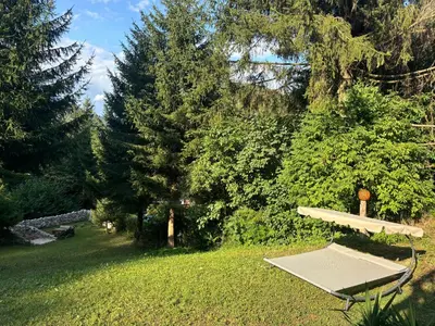 Ein Garten an der Unterkunft Ruhepol in den Voralpen