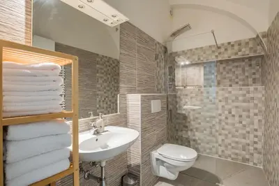 Ein Badezimmer in der Unterkunft Free Parking I 500 Mbit Wifi I Kingsize Bed