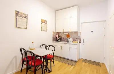 Küche/Küchenzeile in der Unterkunft Gemütliche Wohnung nur 15 Minuten ins Stadtzentrum