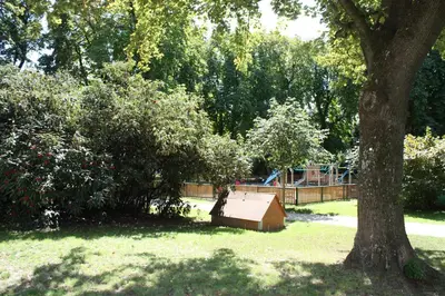 Ein Garten an der Unterkunft GoVienna - Charming Studio