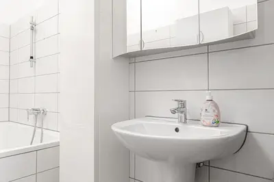 Ein Badezimmer in der Unterkunft Relaxing 2-Bed Apartment for Extended Visits