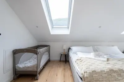 Ein Bett oder Betten in einem Zimmer der Unterkunft 65m2 Apartment near Vienna - Up to 6 Guests - Self Check-in - Free Parking