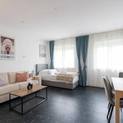 65m2 Apartment near Vienna - Up to 6 Guests - Self Check-in - Free Parking