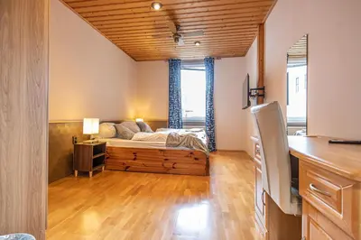 Ein Bett oder Betten in einem Zimmer der Unterkunft Vienna's Finest Spacious 2BR & 1LR Apartment