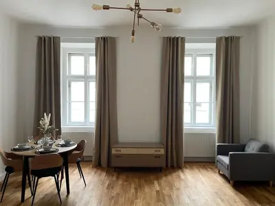 Ein Sitzbereich in der Unterkunft Authentic apartment near the city centre