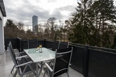 Ein Balkon oder eine Terrasse in der Unterkunft NobleNest: Terrasse - Netflix - Kaffee