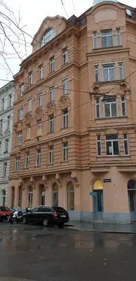 Das Gebäude in dem sich die Ferienwohnung befindet