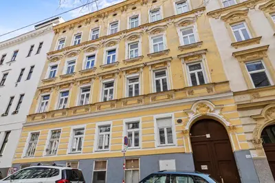 Das Gebäude in dem sich die Ferienwohnung befindet