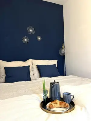 Ein Bett oder Betten in einem Zimmer der Unterkunft Charming Vienna Flat - near Metro & Volksoper