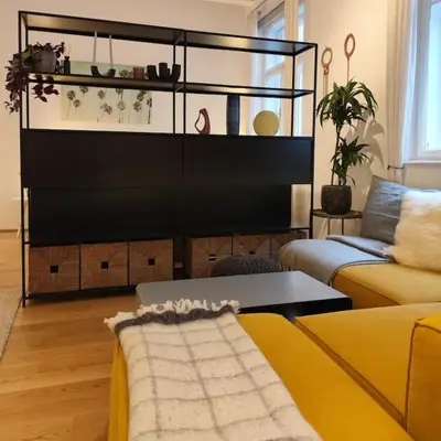 Ein Sitzbereich in der Unterkunft Designer Apartment between Stephansdome and Belvedere