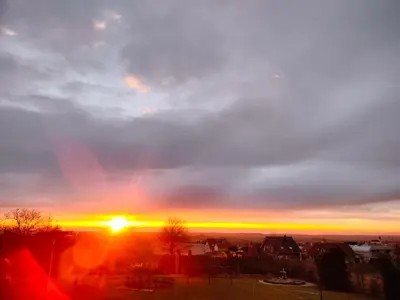 Blick auf den Sonnenuntergang/Sonnenaufgang von der Ferienwohnung aus oder aus der Nähe