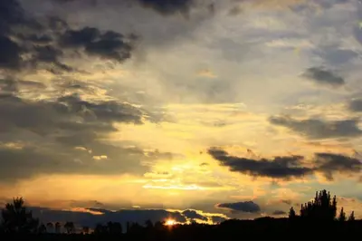 Blick auf den Sonnenuntergang/Sonnenaufgang von der Ferienwohnung aus oder aus der Nähe