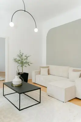 Ein Sitzbereich in der Unterkunft Stylish APT for 4-6, 5 min to center, metro & free parking