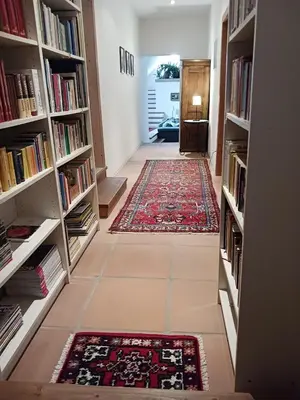 Die Bibliothek im Privatzimmer