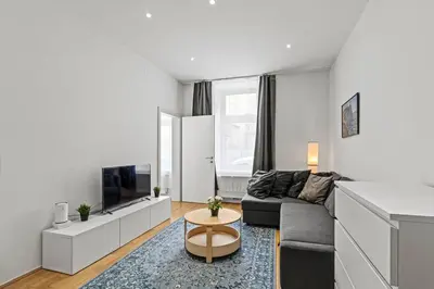 TV/Unterhaltungsangebot in der Unterkunft Modern Apartment near City Center 1BR