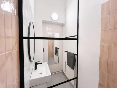 Ein Badezimmer in der Unterkunft Central Loft Apartment near Belvedere Castle
