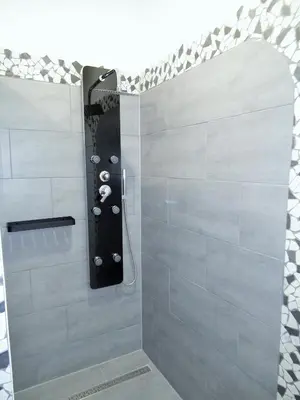 Ein Badezimmer in der Unterkunft Appartement blue Dinghi