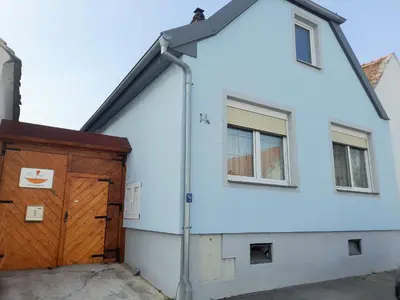 Das Gebäude in dem sich das Aparthotel befindet
